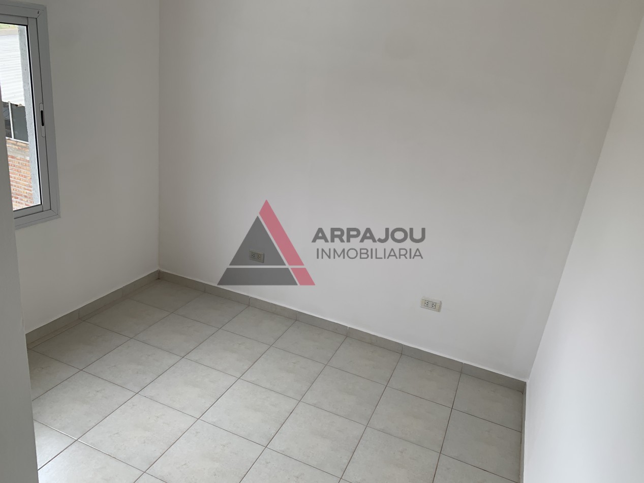 DUPLEX 2 DORM - BARRIO CINCO SOLES - PLOTTIER