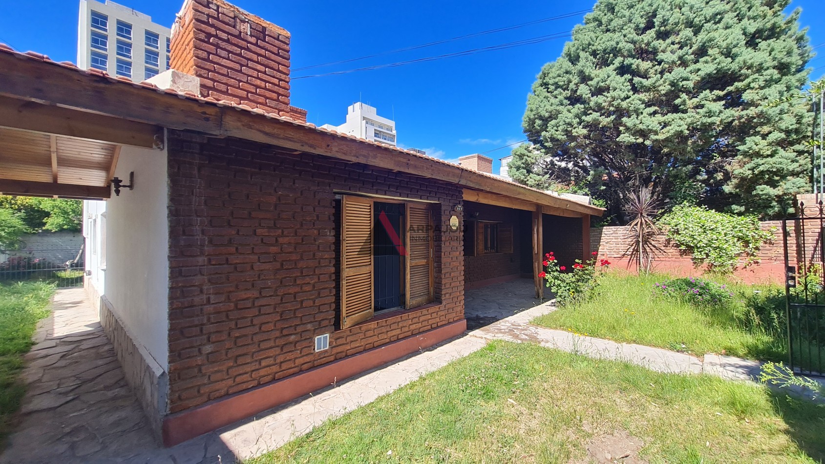 CASA 4 DORM - FORMOSA 900 - NEUQUEN CAPITAL