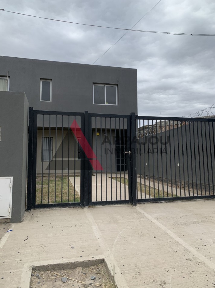 DUPLEX 2 DORM - BARRIO CINCO SOLES - PLOTTIER