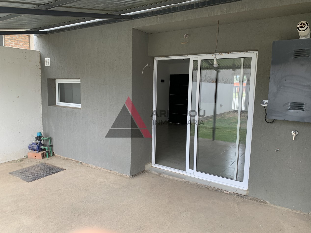 DUPLEX 2 DORM - BARRIO CINCO SOLES - PLOTTIER