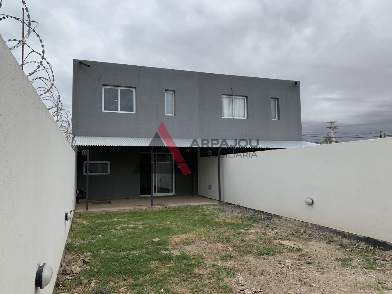 DUPLEX 2 DORM - BARRIO CINCO SOLES - PLOTTIER