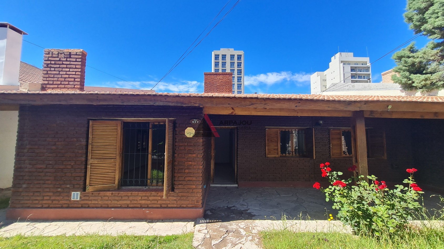CASA 4 DORM - FORMOSA 900 - NEUQUEN CAPITAL