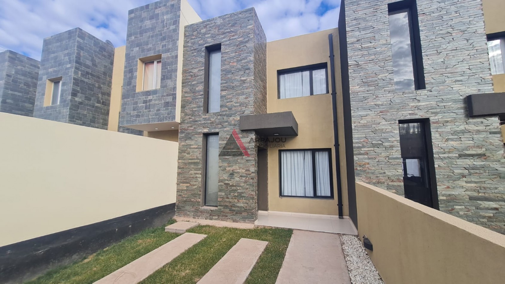 DUPLEX 2 DORM - BARRIO PERTICONE - CENTENARIO