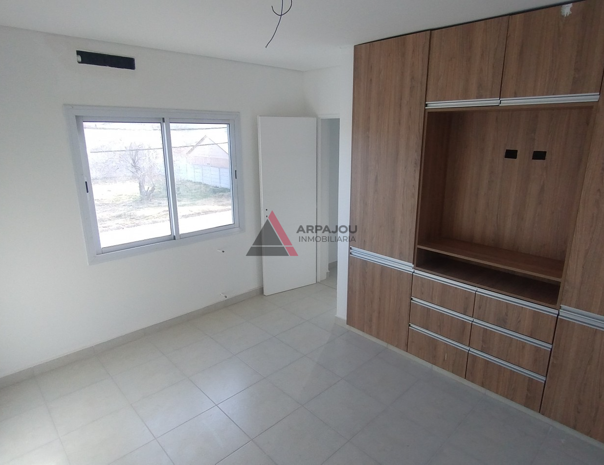 DUPLEX 2 DORM - BARRIO CINCO SOLES - PLOTTIER